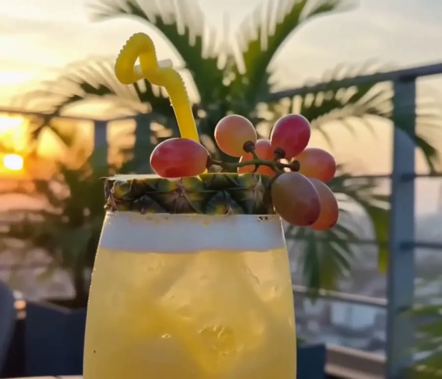 Cocktail Miami Beach sur le rooftop de Dody's au coucher du soleil